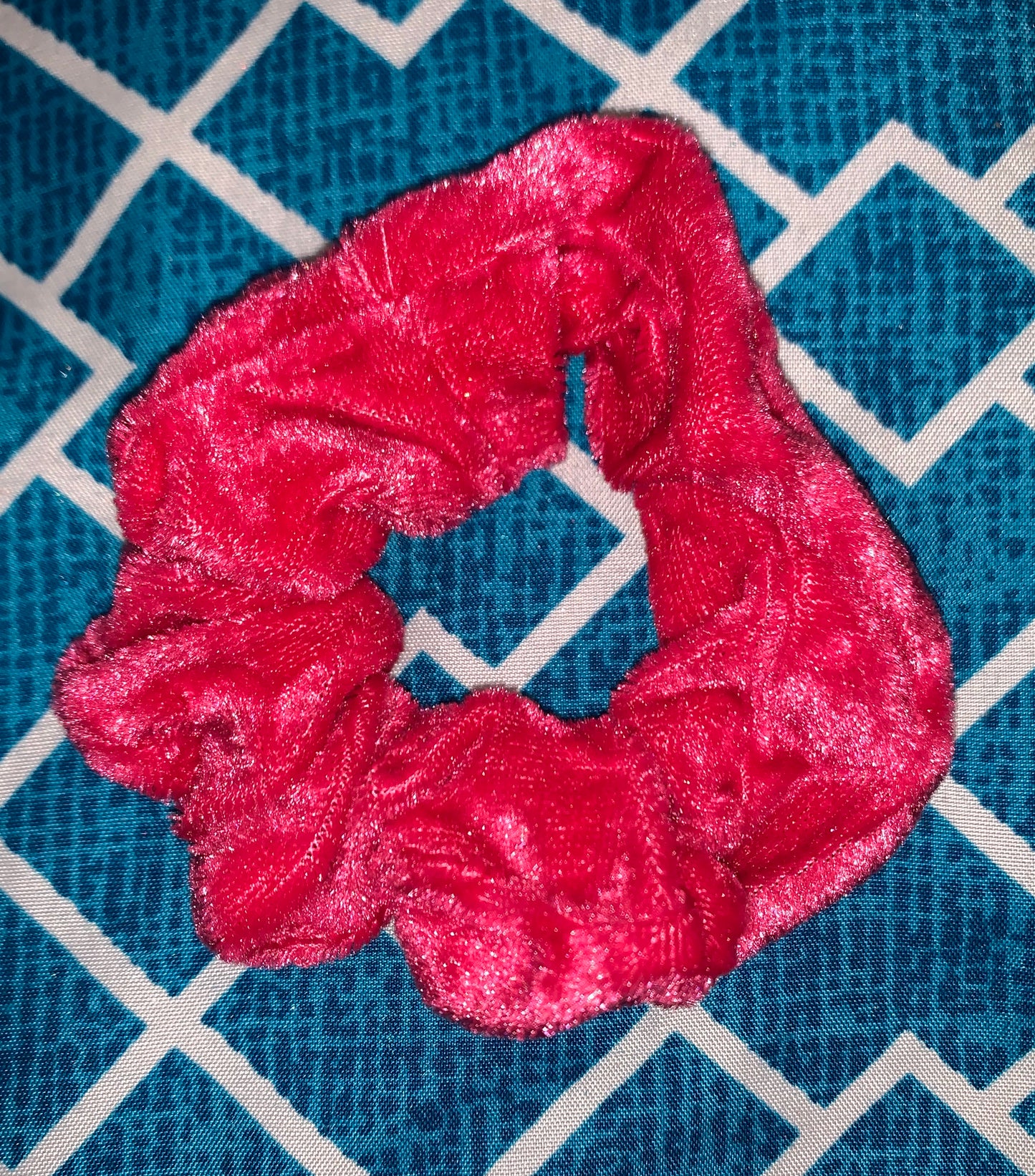 VELVET SCRUNCHIES