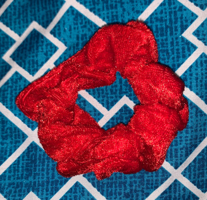 VELVET SCRUNCHIES