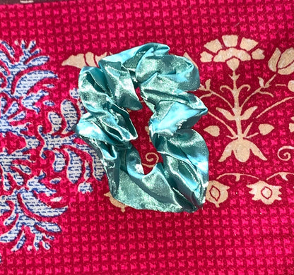 SILKY SATIN SCRUNCHIES